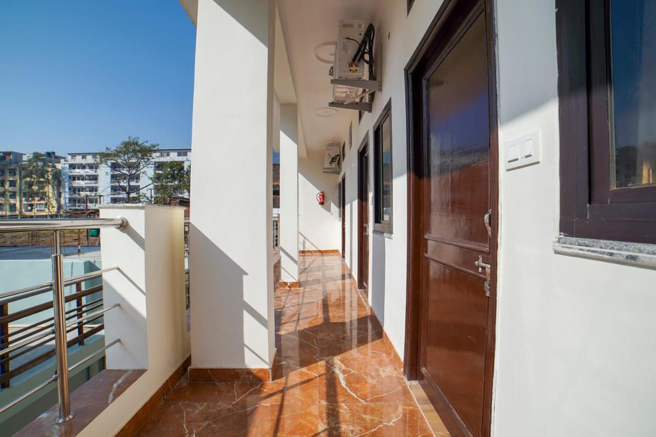 Oyo 67163 Anantham Residency Hotel Narendra Nagar Bagian luar foto