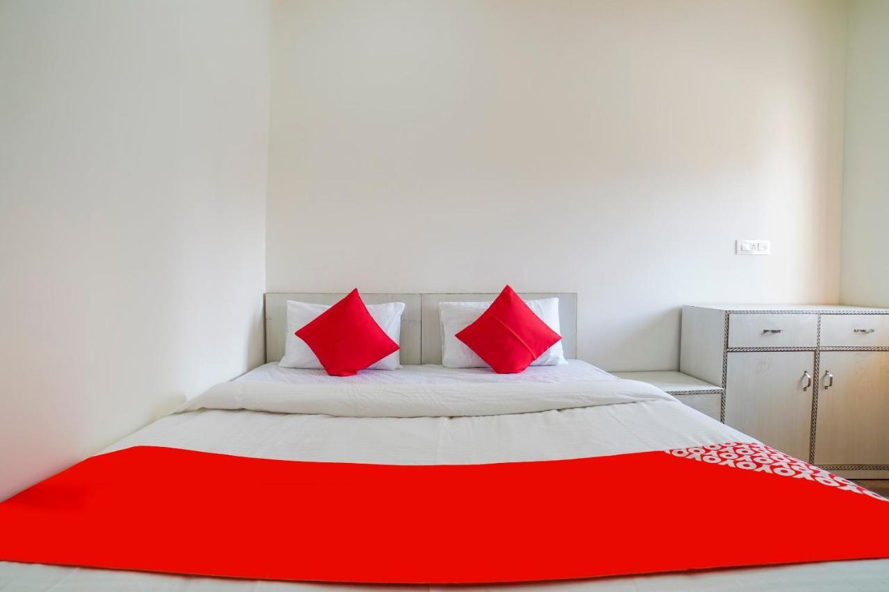 Oyo 67163 Anantham Residency Hotel Narendra Nagar Bagian luar foto