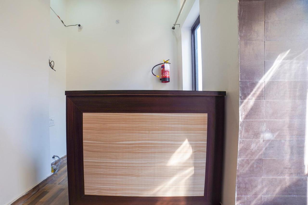 Oyo 67163 Anantham Residency Hotel Narendra Nagar Bagian luar foto